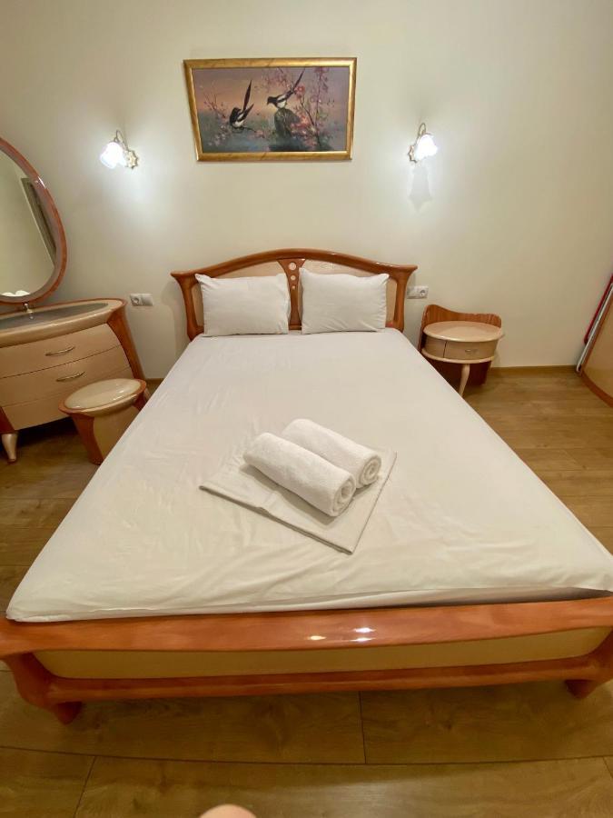 Apartment Yaroslav Osmomysl Square