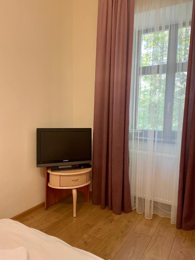 Yaroslav Osmomysl Square Apartment *