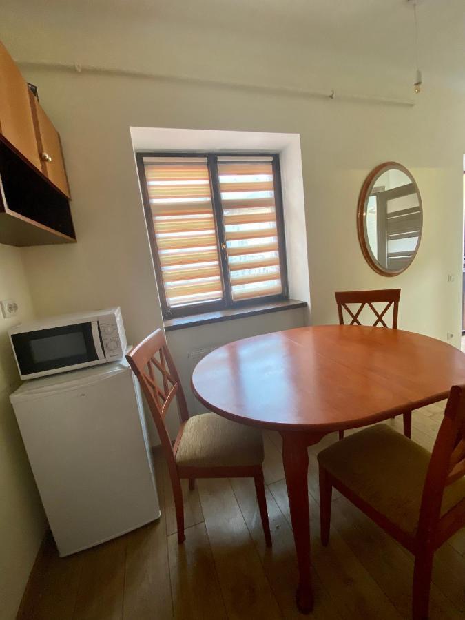 Yaroslav Osmomysl Square Apartment